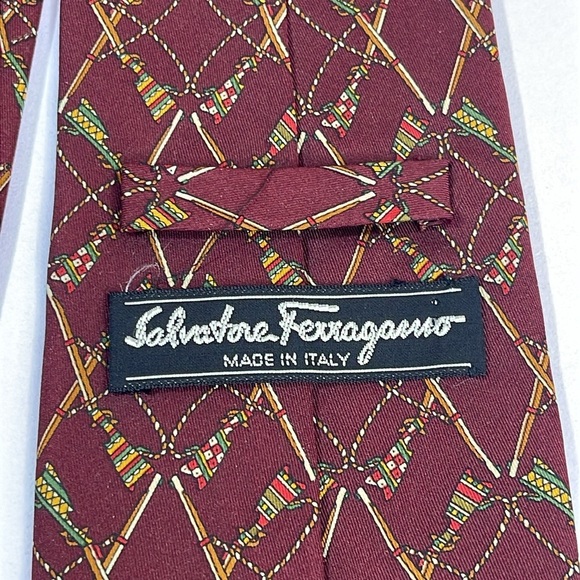 Salvatore Ferragamo Silk Novelty Print Hunting Rifles Burgundy Mens Neck Tie - Picture 3 of 10